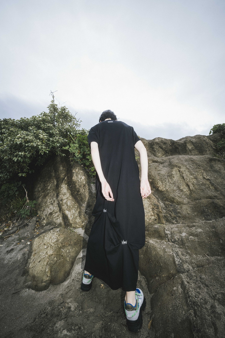 OMMO ONLINE STORE / IRREGULAR TUCK T- OP